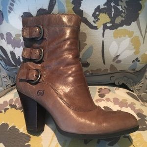 Born Vivi Phard Boot, Taupe, Size 8.5